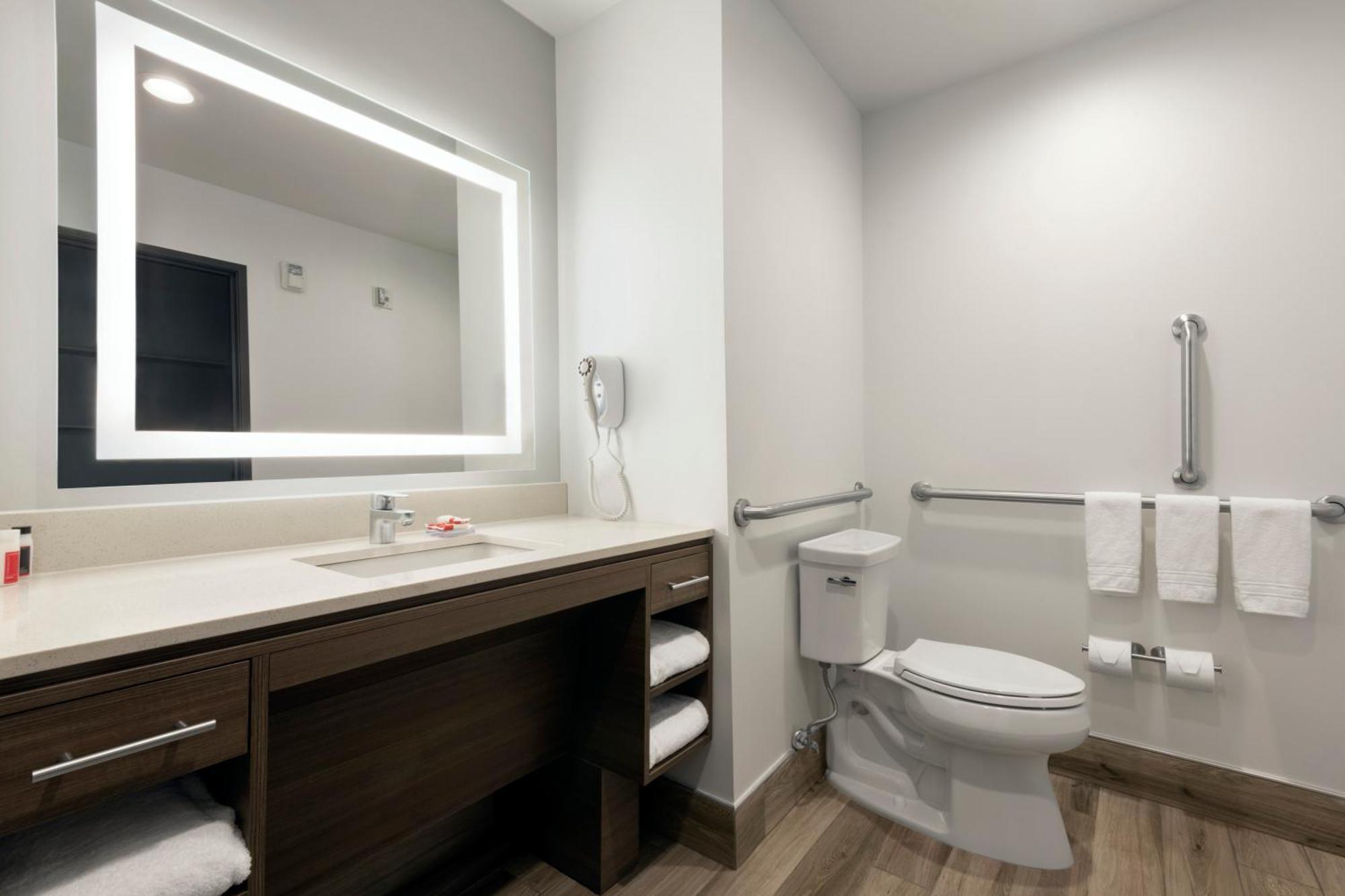 Days Inn By Wyndham Beaumont West I-10 Walden Room photo